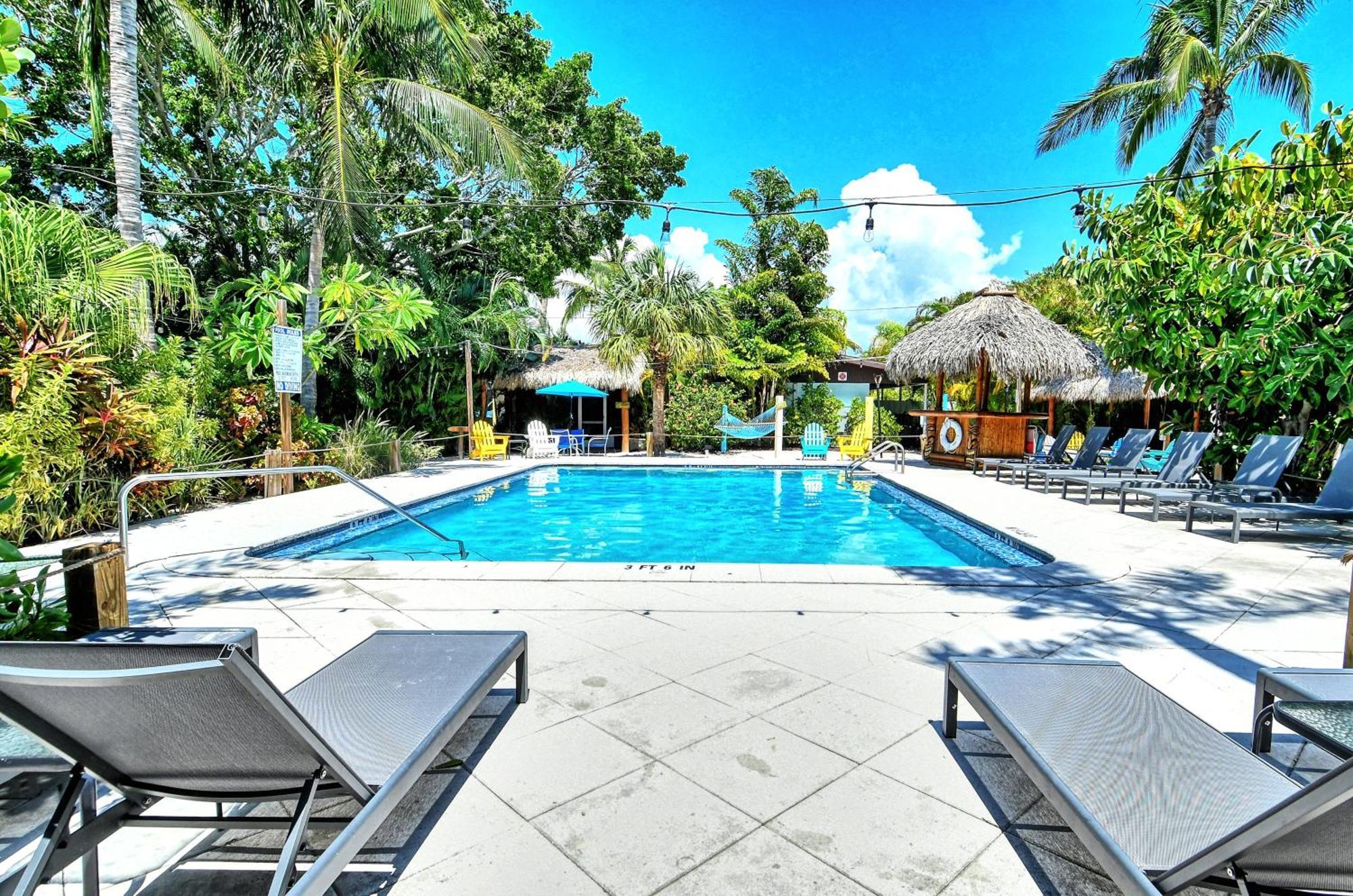 Siesta Key Palms Resort Sarasota Exterior photo