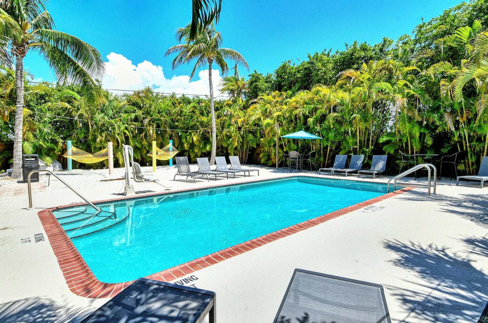 Siesta Key Palms Resort Sarasota Exterior photo