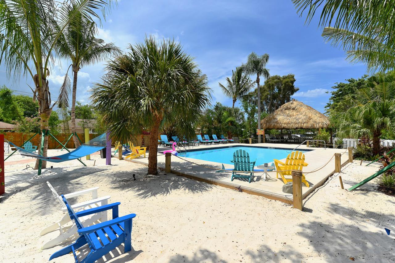 Siesta Key Palms Resort Sarasota Exterior photo